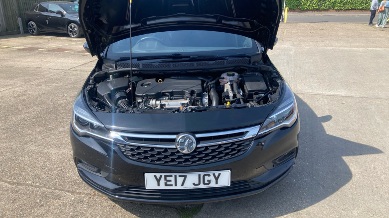 Vauxhall Astra 1.4T 16V 150 SRi Nav 5dr Petrol Hatchback